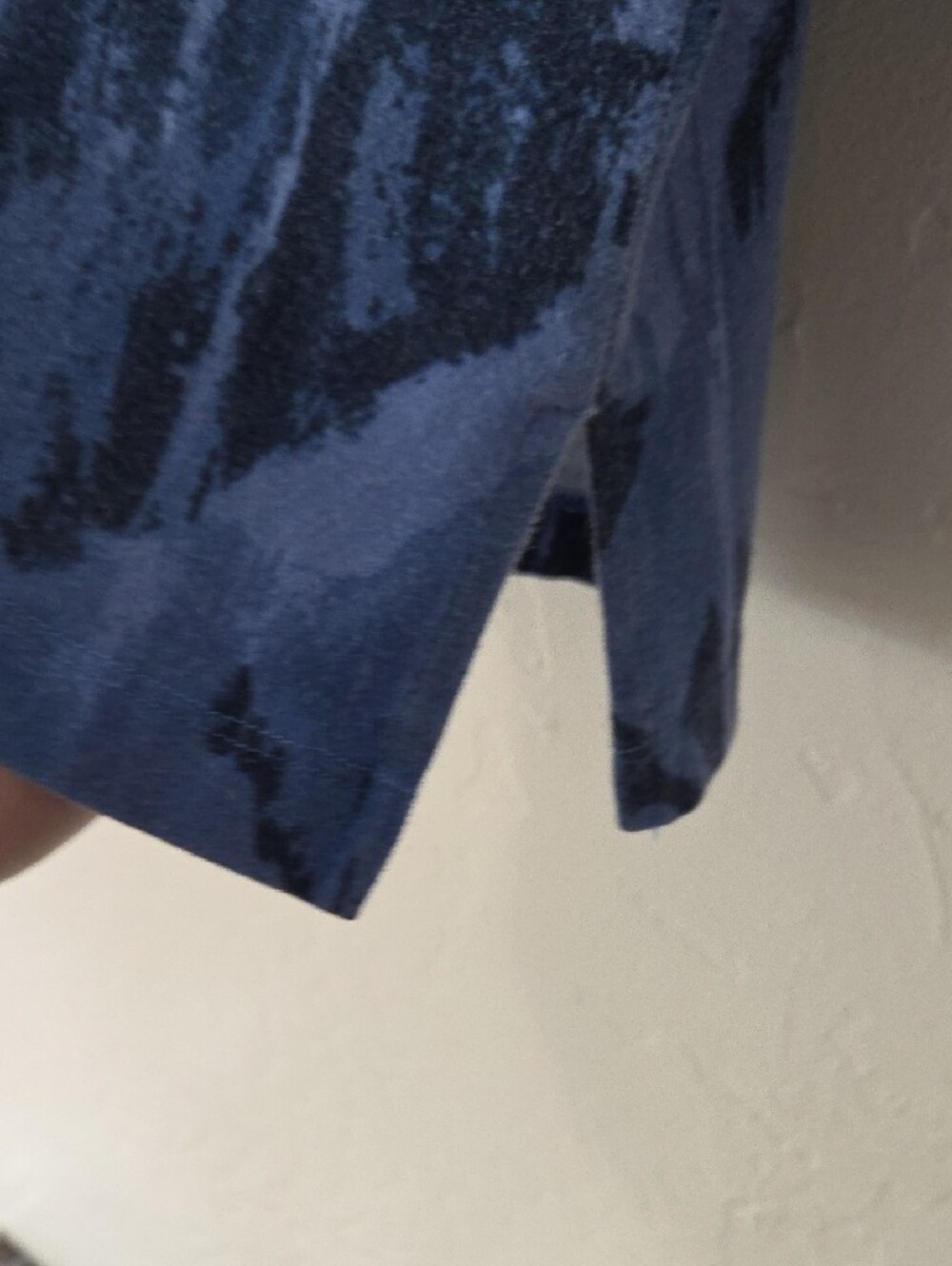 Alfred Dunner Blue Ombre Ikat Sequin Accent 3/4 Sleeve Tee Size M - Picture 7 of 8